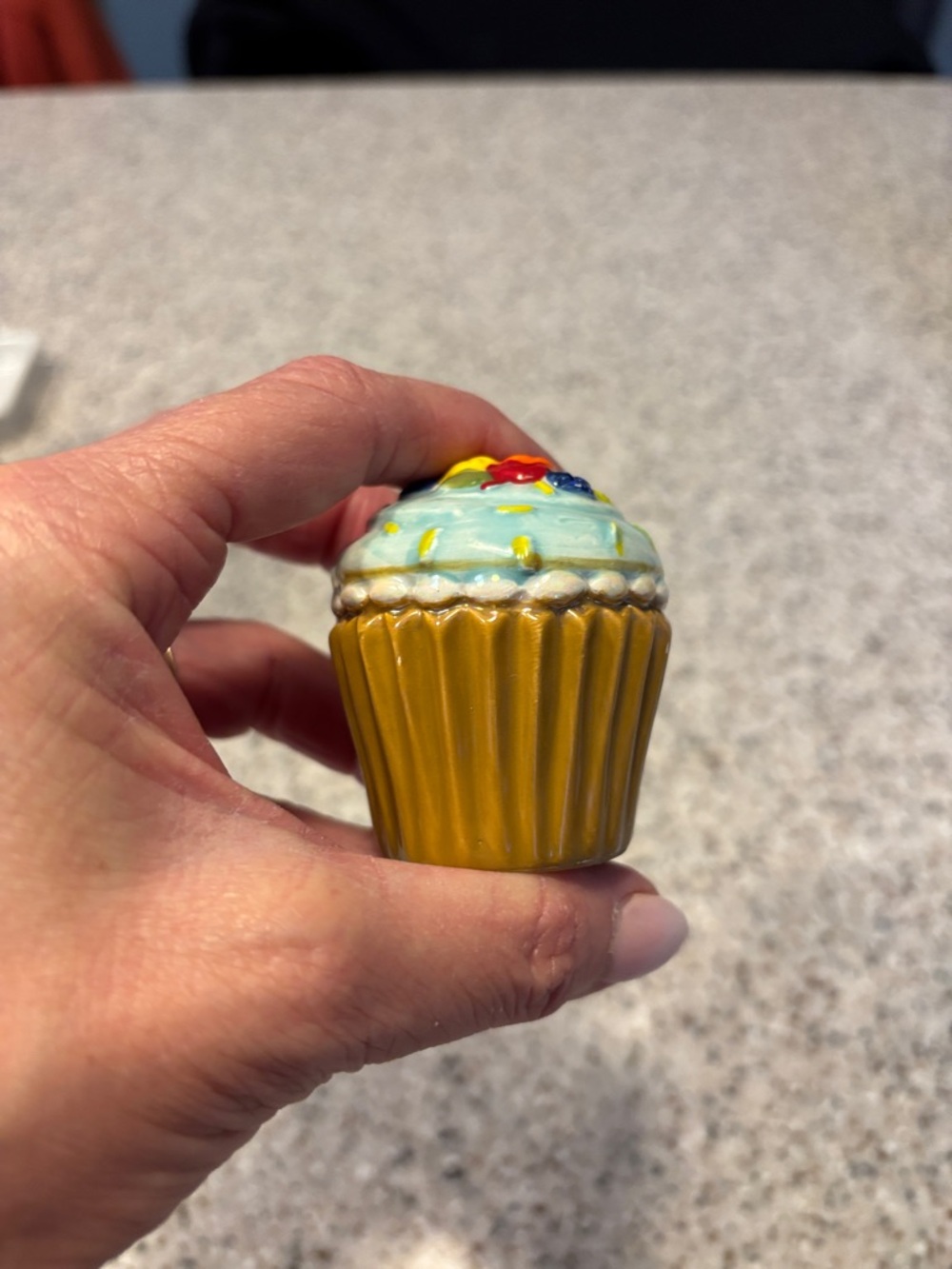 Nora Fleming retired cupcake mini ! - Picture 4 of 4